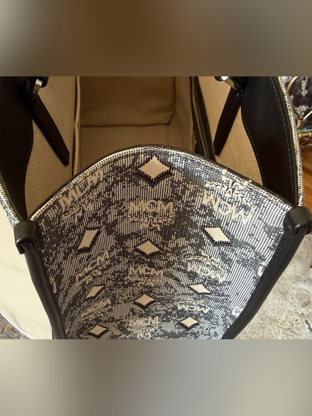 MCM Large Logo Monogram Tote in Gray and Black - Picture 4 of 16